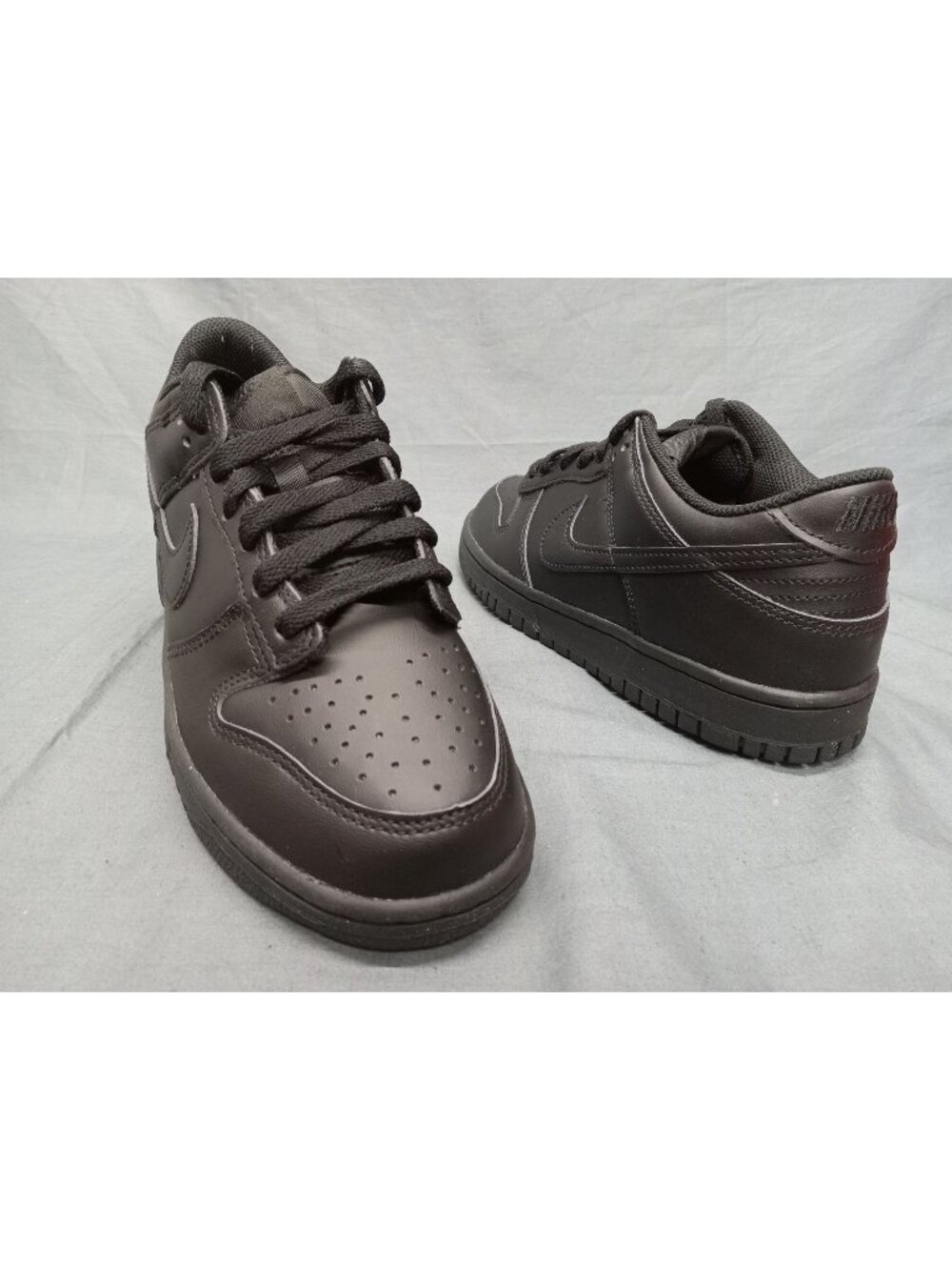 Nike Boys Dunk Low (GS) Sneakers Leather Triple Black Edition Size 5 NEW NO BOX!